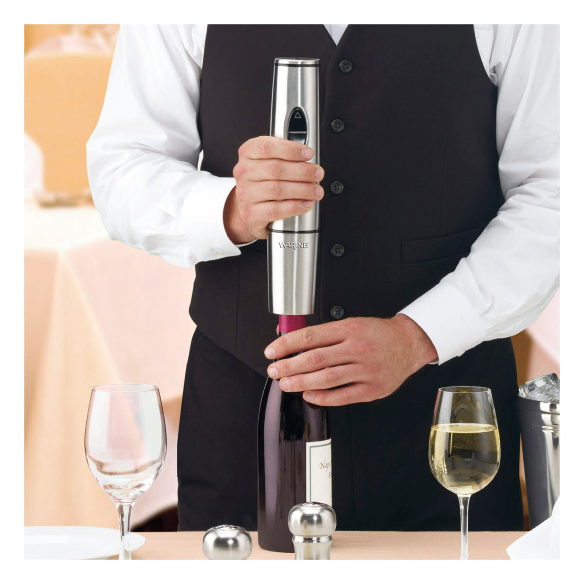 WWO120 Electric Wine Bottle Opener with Recharging Station by Waring Commercial