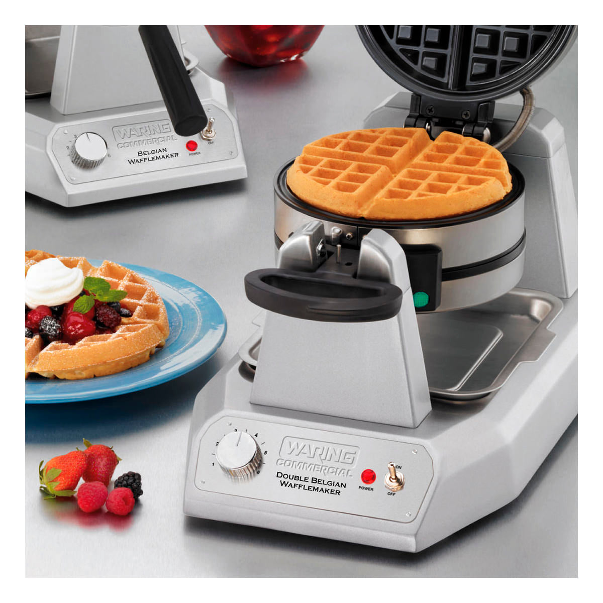 WW200 Double Heavy-Duty Belgian Waffle Maker by Waring Commercial